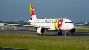 Photo of CS-TNK - Airbus A320-214 operated by TAP Air Portugal
