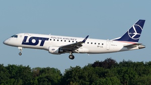 Photo of SP-LIL - Embraer ERJ-175LR operated by LOT Polish Airlines