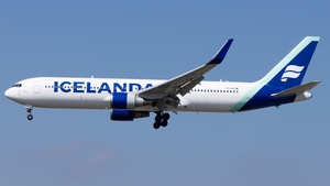 Photo of TF-ISN - Boeing 767-319(ER) operated by Icelandair