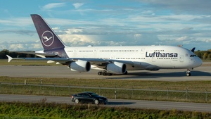 Photo of D-AIMB - Airbus A380-841 operated by Lufthansa