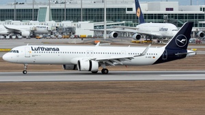 Photo of D-AIEE - Airbus A321-271NX operated by Lufthansa