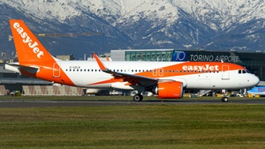 Photo of G-UZLR - Airbus A320-251N operated by easyJet