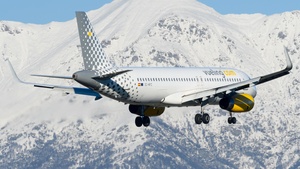 Photo of EC-MYC - Airbus A320-232 operated by Vueling
