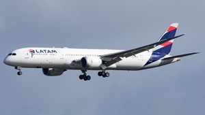 Photo of CC-BGS - Boeing 787-9 Dreamliner operated by LATAM Airlines