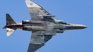 01504 - McDonnell Douglas F-4E AUP Phantom II