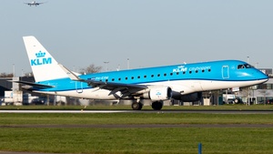 Photo of PH-EXM - Embraer ERJ-175STD operated by KLM Cityhopper