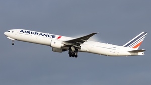Photo of F-GSQI - Boeing 777-328(ER) operated by Air France