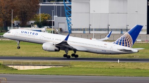 Photo of N17128 - Boeing 757-224 operated by United Airlines