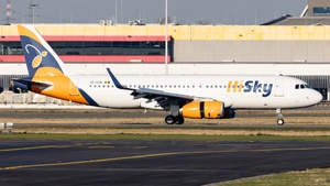 Photo of YR-SUN - Airbus A320-232 operated by HiSky Europe