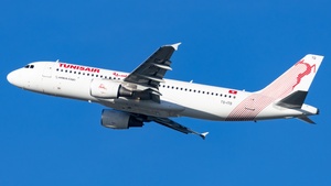 Photo of TS-ITD - Airbus A320-214 operated by Tunisair