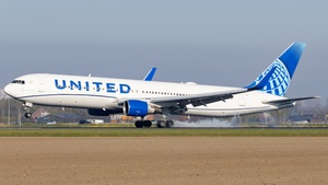 Photo of N654UA - Boeing 767-322(ER) operated by United Airlines