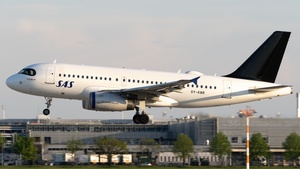 Photo of OY-KBR - Airbus A319-131 operated by SAS Scandinavian Airlines