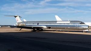 Photo of N451AA - McDonnell Douglas MD-82 operated by American Airlines