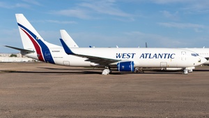 Photo of N290BR - Boeing 737-85R(SF) operated by BlackRock Financial Management