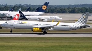 Photo of EC-MQB - Airbus A321-231 operated by Vueling