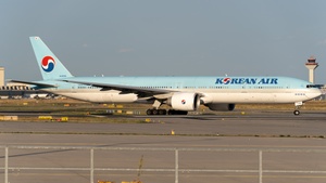 Photo of HL8250 - Boeing 777-3B5(ER) operated by Korean Air