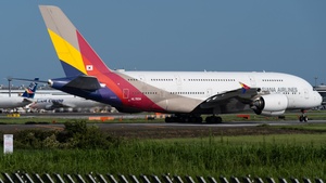 Photo of HL7634 - Airbus A380-841 operated by Asiana Airlines