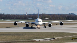Photo of D-AIHZ - Airbus A340-642 operated by Lufthansa