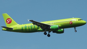 Photo of VQ-BDF - Airbus A320-214 operated by S7 Airlines