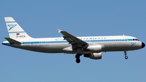 Photo of D-AICA - Airbus A320-212 operated by Condor Berlin