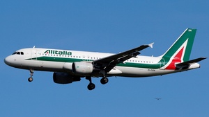 Photo of EI-DSN - Airbus A320-216 operated by Alitalia