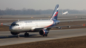 Photo of VQ-BAY - Airbus A320-214 operated by Aeroflot