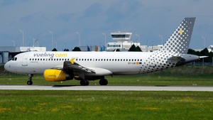 Photo of EC-LQK - Airbus A320-232 operated by Vueling