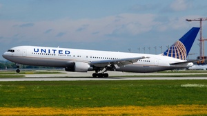 Photo of N643UA - Boeing 767-322(ER) operated by United Airlines