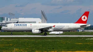 Photo of TC-JRL - Airbus A321-231 operated by Turkish Airlines