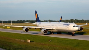 Photo of D-AIHO - Airbus A340-642 operated by Lufthansa