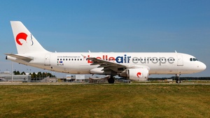Photo of EI-LIS - Airbus A320-214 operated by Belle Air Europe