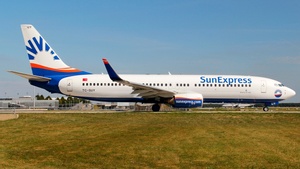Photo of TC-SUY - Boeing 737-86N operated by SunExpress