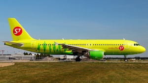 Photo of VQ-BDF - Airbus A320-214 operated by S7 Airlines