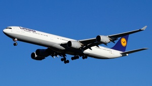 Photo of D-AIHV - Airbus A340-642 operated by Lufthansa