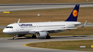 Photo of D-AIZZ - Airbus A320-214 operated by Lufthansa