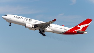 Photo of VH-EBP - Airbus A330-202 operated by Qantas