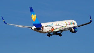 Photo of D-ABUE - Boeing 767-330(ER) operated by Condor
