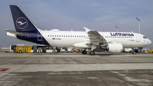 Photo of D-AIZC - Airbus A320-214 operated by Lufthansa