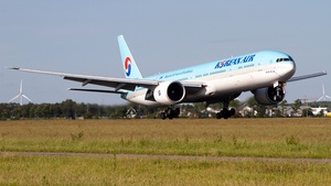 Photo of HL8009 - Boeing 777-3B5(ER) operated by Korean Air