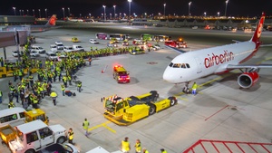 Photo of D-ABNW - Airbus A320-214 operated by Air Berlin