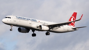 Photo of TC-JST - Airbus A321-231 operated by Turkish Airlines
