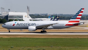 Photo of N755AN - Boeing 777-223(ER) operated by American Airlines
