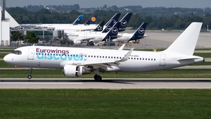 Photo of D-AIUV - Airbus A320-214 operated by Eurowings Discover