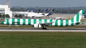 Photo of D-ABOL - Boeing 757-330 operated by Condor