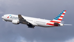 Photo of N773AN - Boeing 777-223(ER) operated by American Airlines