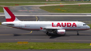 Photo of OE-LOA - Airbus A320-214 operated by Laudamotion