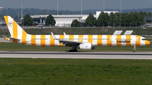 Photo of D-ABOJ - Boeing 757-330 operated by Condor