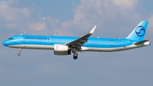 Photo of HL8018 - Airbus A321-231 operated by Asiana Airlines