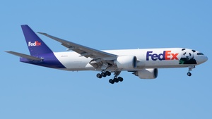 Photo of N868FD - Boeing 777-FS2 operated by FedEx
