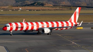Photo of D-ABOM - Boeing 757-330 operated by Condor